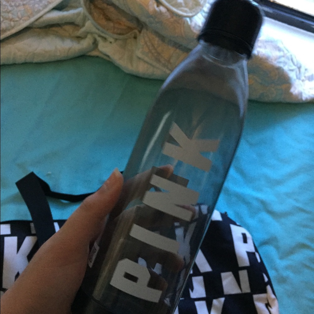 SALE NWOT RARE V.S. PINK Duffle bag w/ bottle - Picture 4 of 6